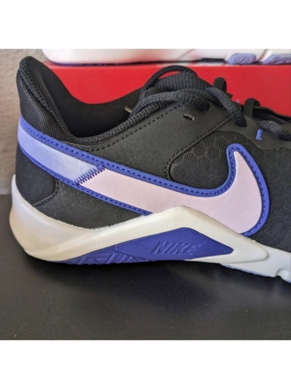 Nike Legend Essential 2 Women Size 11 New Black White Pink Blue 072026 - Picture 3 of 12